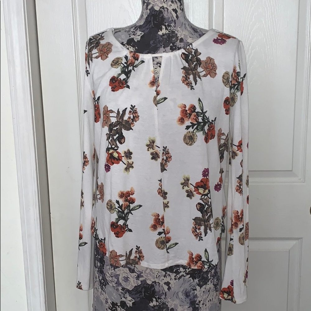 Long-sleeved top with flower print